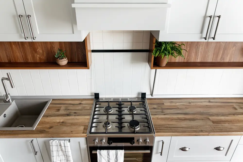 Les détails décoratifs qui rendent une cuisine plus accueillante et chaleureuse